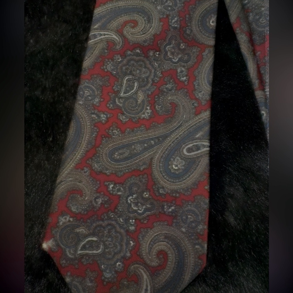Authentic Christian dior Silk multi colored paisley print stunner tie. - Picture 12 of 14